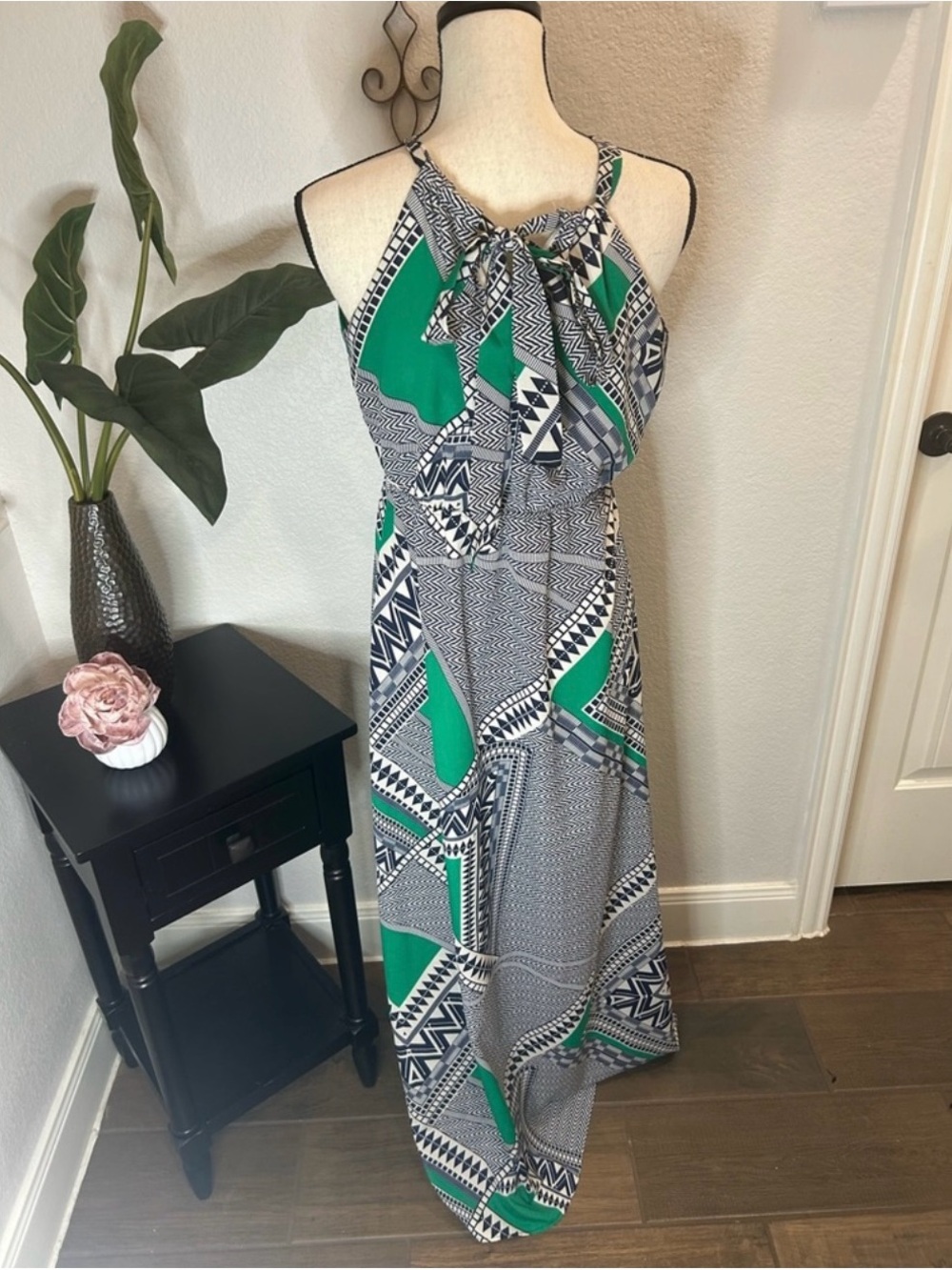 Alya Black & Green Geometric Halter Maxi Dress - Picture 4 of 6